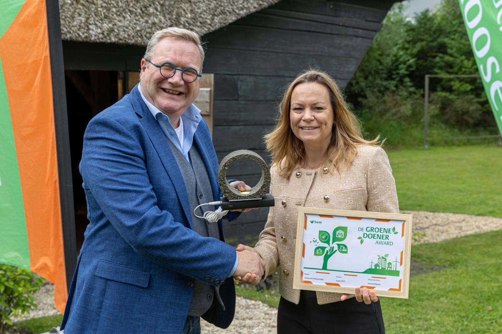 Gemeente Roosendaal ontvangt Groene Doener Award voor duurzame wegverharding