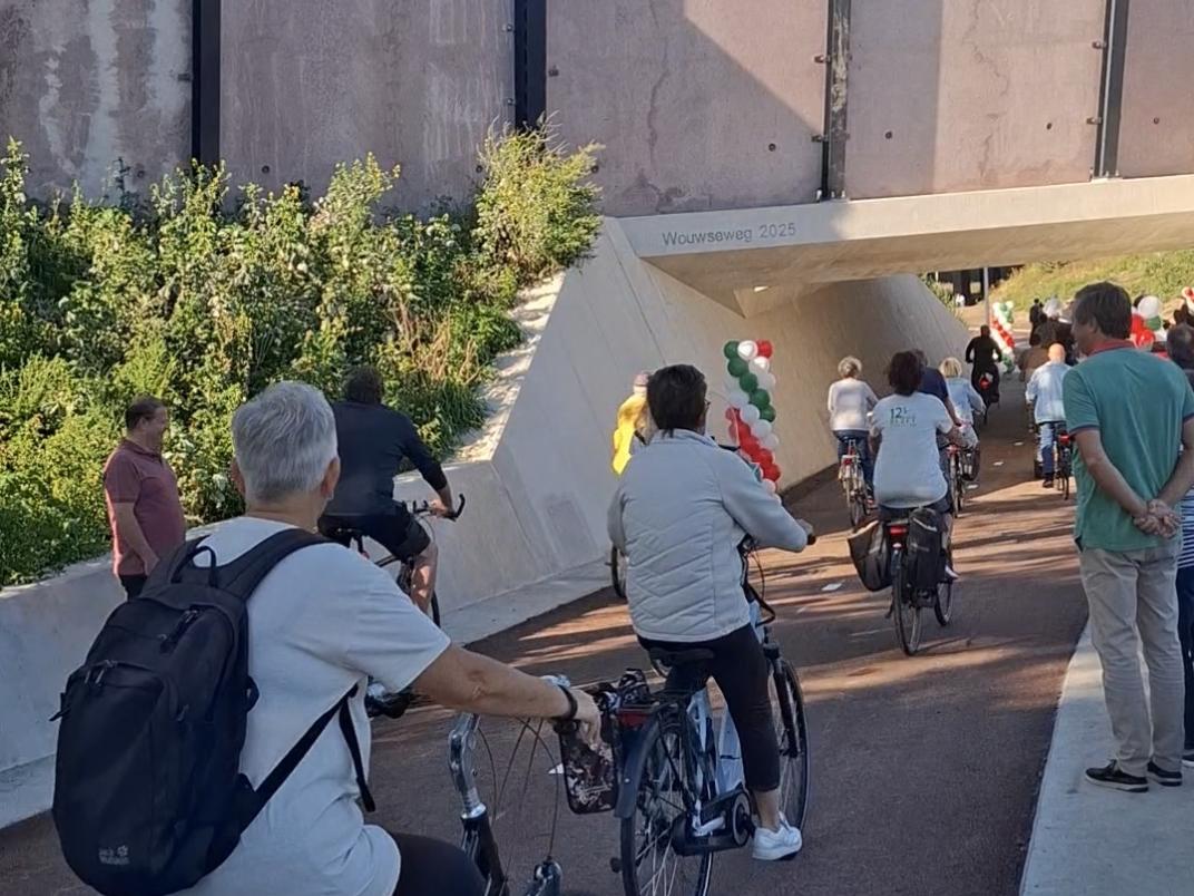 Opening fietstunnel 